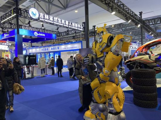 ��������c�����b��ġ����S�䡱��Ӱ������ �z