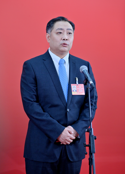 1��26�գ������f(xi��)����ʡ��ʮ����ί�T��(hu��)���ĴΕ�(hu��)�hί�Tͨ�������ބ���ش�ӛ���ᆖ�� ���� �z