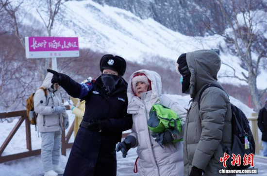 ���軨Ů�Ӿ���(w��)����ڜ�Ȫ�V�����ο�ָ�����[·�������w�� �z