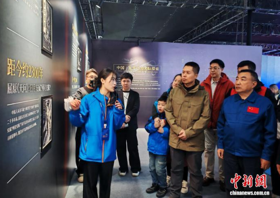 3��22�գ��L�������Ļ����_Ļ���ǽ�(ǰ����һ)��������(ǰ���Ҷ�)�c����һͬ���^���w�S�n񷡱���պ������}չ������� �z